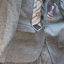 НОВЫЙ (неношеный) элегантный мужской костюм??, в Санкт-Петербурге