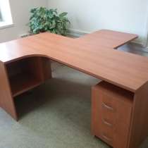 Продается комплект офисной мебели в отличном состоянии, в Ижевске