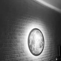 Интенрная картина Луна 70х70 в отличном состоянии не царапи, в Нахабино