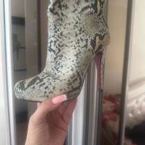 Лабутены ориг кожа 37 или 37,5, в г.Солигорск