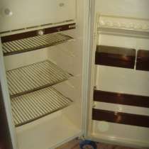 старый холодильник Бирюса, в Москве