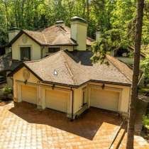 Продается дом 1050 кв. м. с участком 26 сот. 13 км. От МКАД, в Москве