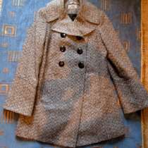 Женское пальто 44 размер., в Москве