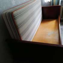 Продаю односпальную кровать с матрасом (размер 2/90, в Новочебоксарске