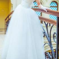 свадебное платье "KOOKLA" модель 42-44 размер, в Москве