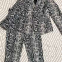 Продается костюм, в Ессентуках