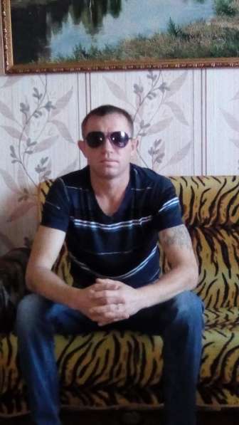 Николай, 35 лет, хочет пообщаться