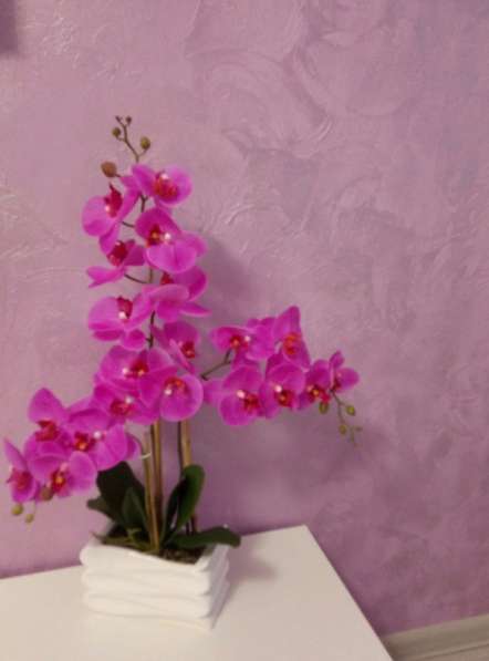 Орхидея из латекса в кашпо в Елеце