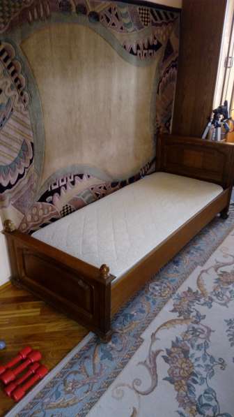 Кровать и диван