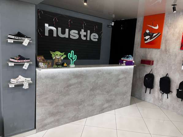 Продаётся магазин кроссовок в Москве фото 6