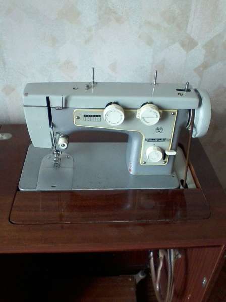 Швейная машина с ножным приводом в Севастополе