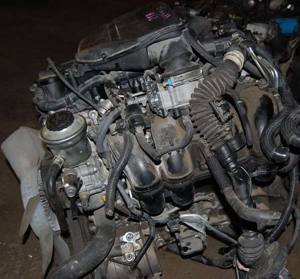 Двигатель Toyota 2TR-FE