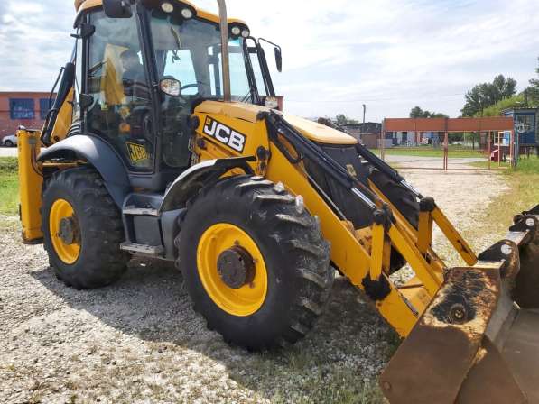 Продам экскаватор погрузчик JCB 3CX eco,2013 г/в,равноколесн в Перми