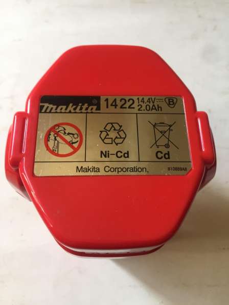Аккумулятор Макита 18v 2.0 красный. Аккумулятор Макита 14.4 конструкция. Аккумулятор макита 18v оригинал