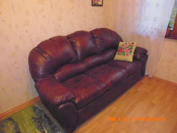 Продаю диван-кровать за 5 т. руб. Кожаный