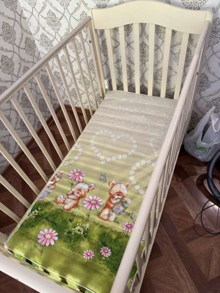 Кроватка маятник, новая, есть небольшие потертости в Новосибирске фото 4