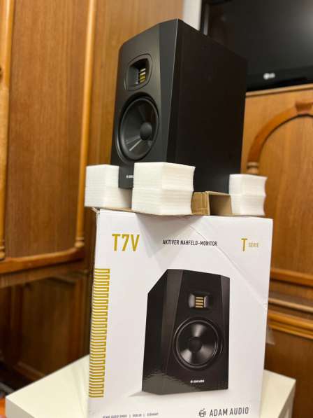 Adam audio t7v