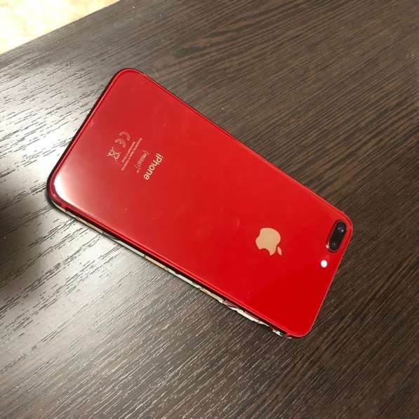 IPhone 8 Plus red