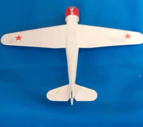 Игрушка Самолет истребитель 207. СССР пластик в фото 6