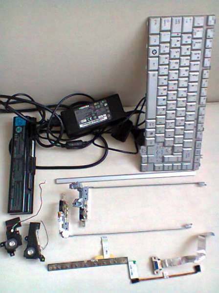 Toshiba Satellite A200 рамка матрицы в Москве фото 10