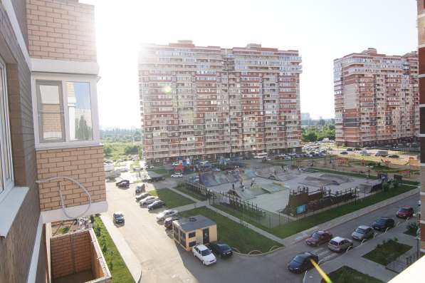 Современная евродвухкомнатная квартира с большой молодежной в Краснодаре фото 5