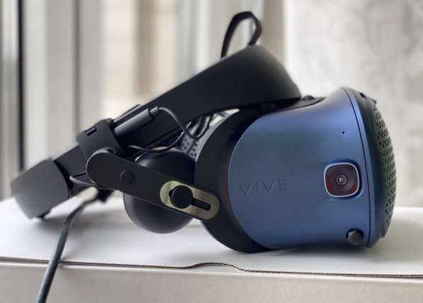 Шлем виртуальной реальности HTC Vive Cosmos в Москве фото 4