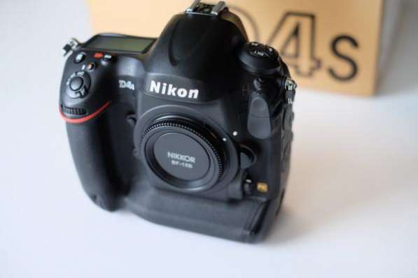 Nikon D4S 16,2 МП Цифровая зеркальная камера