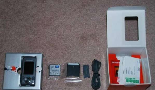 Sony Ericsson W580i (оригинал. комплект) в Москве фото 5
