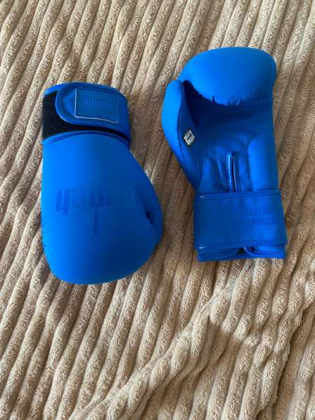 Продам боксерские перчатки
