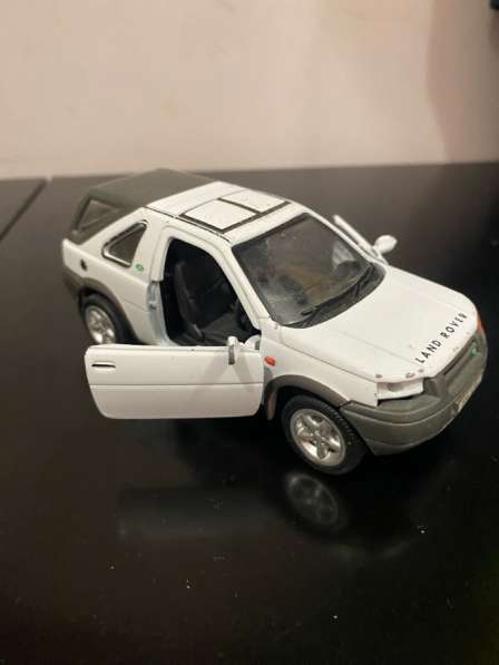 Детская игрушка Landrover