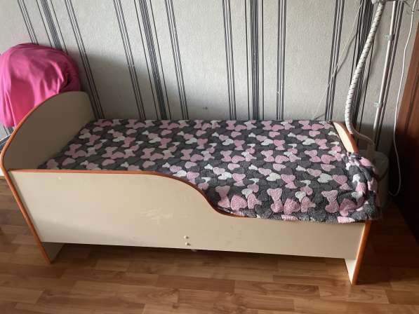 Продам кровать детскую