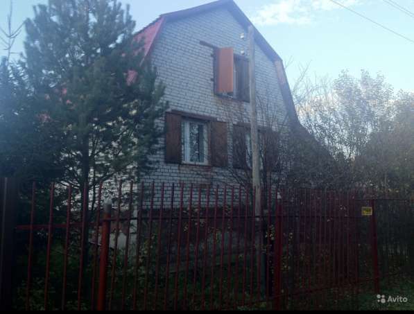Продаётся 2-х этажный кирпичный дом с гаражом в Б. Буньково
