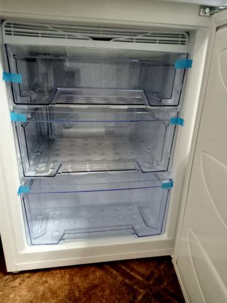 Продам новый холодильник в Волхове