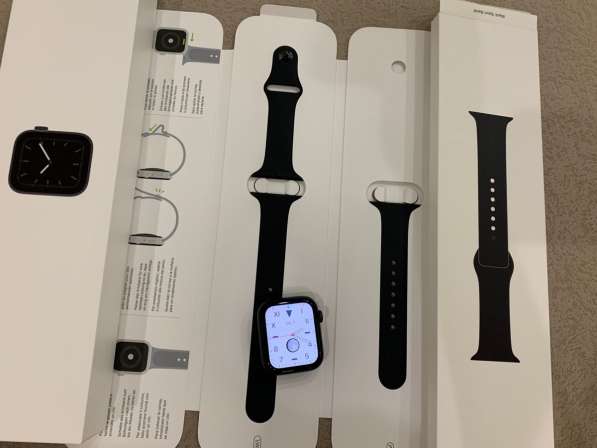 Apple Watch Series 5 44mm Space Grey