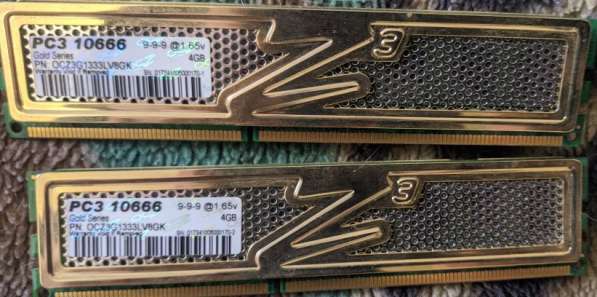 DDR3 4GB (OCZ, Corsair), DDR2 2GB (Patriot), DDR1 512MB