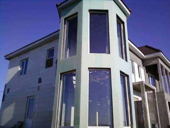 Продается двухэтажный коттедж с жилой мансардой в Симферополе
