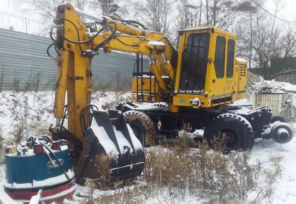 Универсальный экскаватор GEISMAR колесный и на рельсах 2009 в Краснодаре