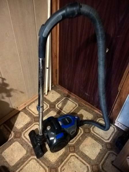 Пылесос Redmond