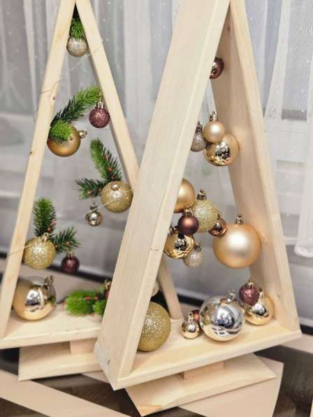 Елка из дерева