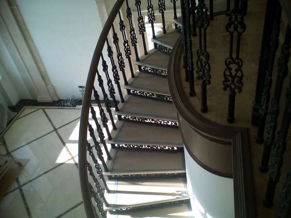 Лестницы из натурального камня мрамора и гранита в Раменское фото 13
