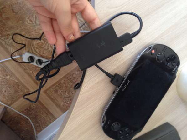 PS Vita Crystal Black PCH-1008 ZA01 в Нефтеюганске фото 4