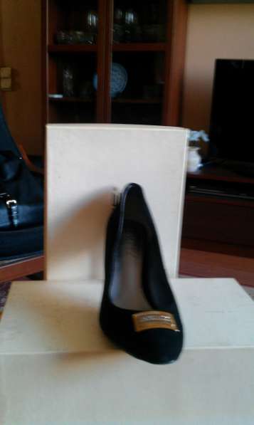 Туфли новые замшевые Donna Karan размер 38 в Москве фото 3