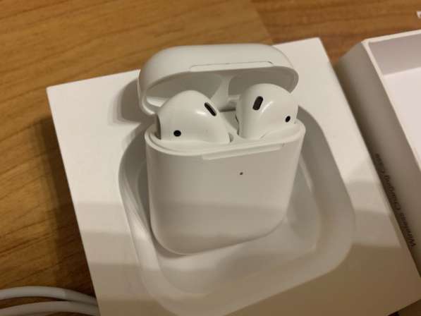 AirPods 2 в Санкт-Петербурге фото 5