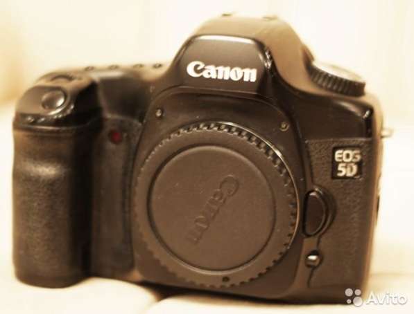 Продам полнокадровый фотоаппаратCanon EOS 5D боди