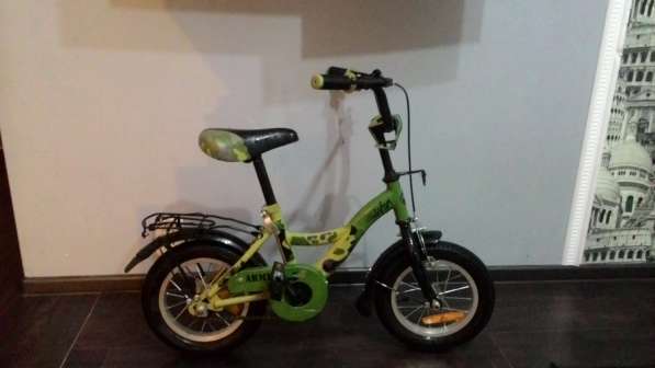 Продам детский велосипед в Губкине