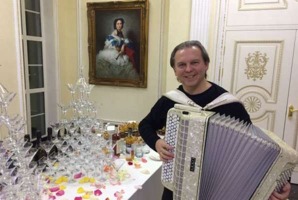 Баянист Виктор Баринов на праздник в Москве фото 10