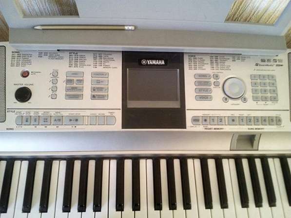 Продаю синтезатор yamaha DGX 305 portable grand