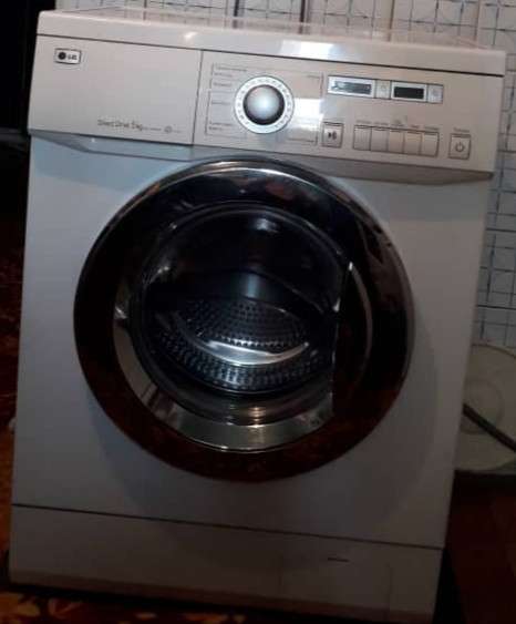 Продаю стиральную машину LG автомат