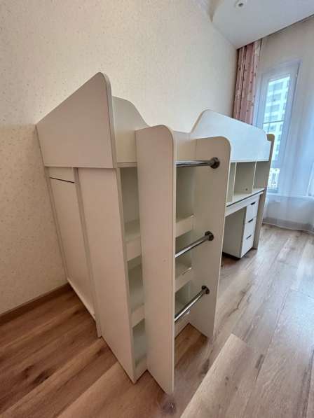 Кровать-чердак с письменным столом и шкафом в Москве фото 4