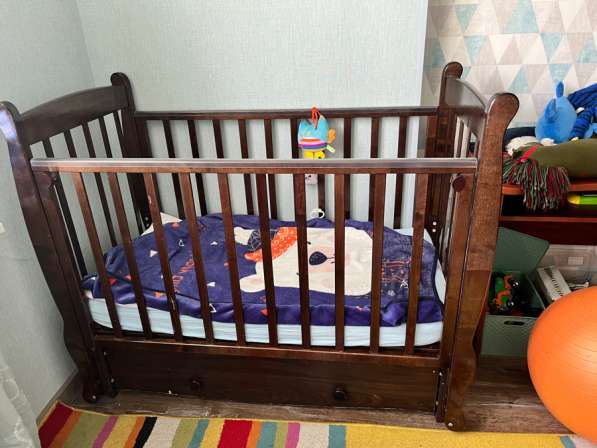 Кроватка детская с маятником в Мытищи